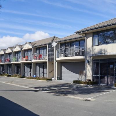 Azena Suites & Apartment (12 Cranford Street 8014 Christchurch)