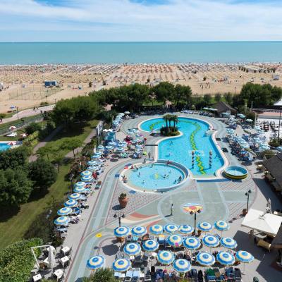 Aparthotel Holiday (49 Corso Europa 30028 Bibione)