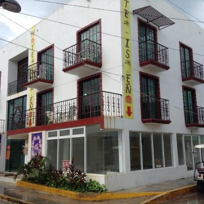 Hotel Isleño (Av. Francisco I. Madero 8 77400 Isla Mujeres)