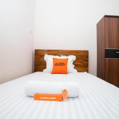 KoolKost near RS Pelabuhan Jakarta - Minimum Stay 6 Nights (Gg. H. Syariyah, RT.8/RW.12, Tugu Utara, Kec. Koja, Kota Jkt Utara, Daerah Khusus Ibukota Jakarta 14260 Jakarta)