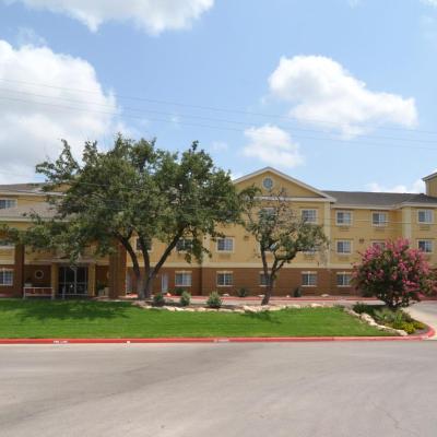 Holiday Inn Express Hotel & Suites San Antonio-Airport North, an IHG Hotel (16315 San Pedro Avenue (281 North) TX 78232 San Antonio)