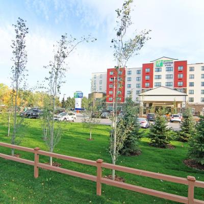 Holiday Inn Express and Suites Calgary University, an IHG Hotel (2373 Banff Trail Northwest T2M 4L2 Calgary)