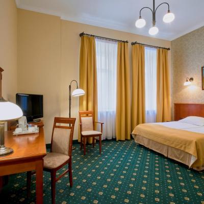 Hotel Hetman (ul. Ks. Kłopotowskiego 36 03-717 Varsovie)