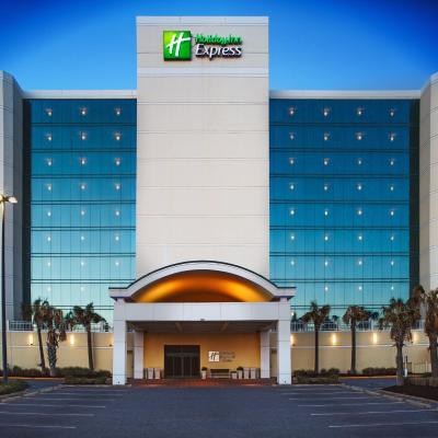 Holiday Inn Express Hotel & Suites Virginia Beach Oceanfront, an IHG Hotel (2607 Atlantic Avenue VA 23451 Virginia Beach)