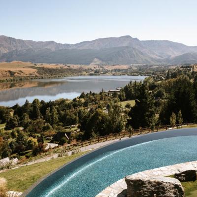 Stoneridge Estate (756 State Highway 6, Lake Hayes, RD1, Queenstown, New Zealand 9371 Queenstown)