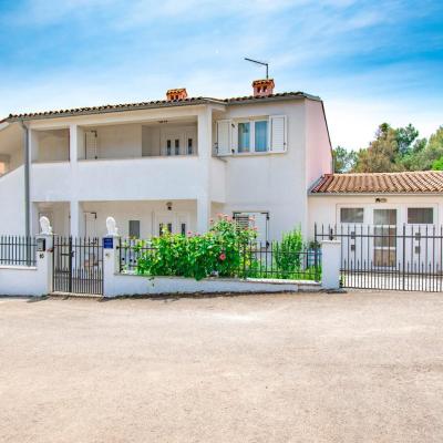 Apartments Betty (P. P. Vergerio 10 52210 Rovinj)