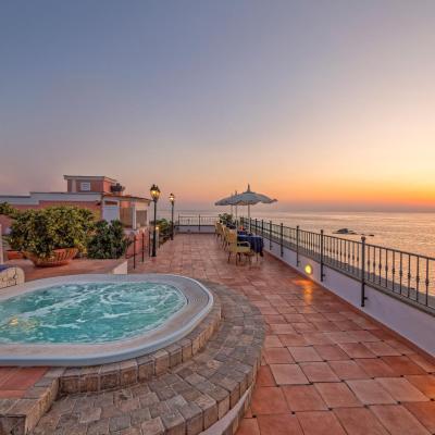 Hotel Nettuno (Via Cesare Piro 1 I 80075 Ischia)