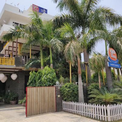 Aakritii Hotels (Sector 23 Road 702-P 122017 Gurgaon)