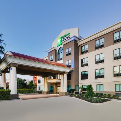 Holiday Inn Express & Suites San Antonio NW near SeaWorld, an IHG Hotel (9536 Amelia Pass TX 78254 San Antonio)