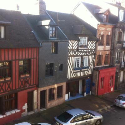 Les Charmettes (11 rue Notre Dame 14600 Honfleur)