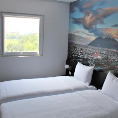 Hotel Hi! Fundidora (Avenida Francisco I. Madero 2925 64580 Monterrey)