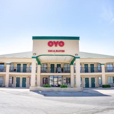 OYO Inn & Suites Medical Center San Antonio (3782 North West Loop 410 TX 78229 San Antonio)