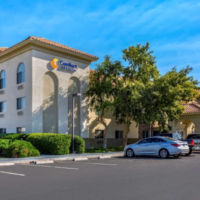 Comfort Inn & Suites Phoenix North - Deer Valley (17017 North Black Canyon Highway AZ 85023 Phoenix)