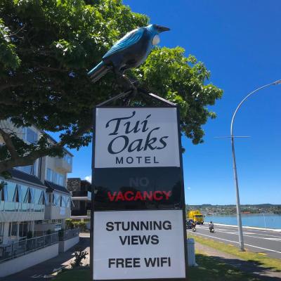 Tui Oaks Motel (84-86 Lake Terrace 3330 Taupo)