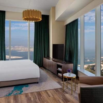 Avani Plus Palm View Dubai Hotel & Suites (P.O. Box 502624,Dubai Media City, TECOM, Dubai, United Arab Emirates  Dubaï)