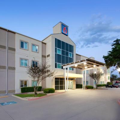 Motel 6-San Antonio, TX - Airport (126 Kenley Place TX 78232 San Antonio)