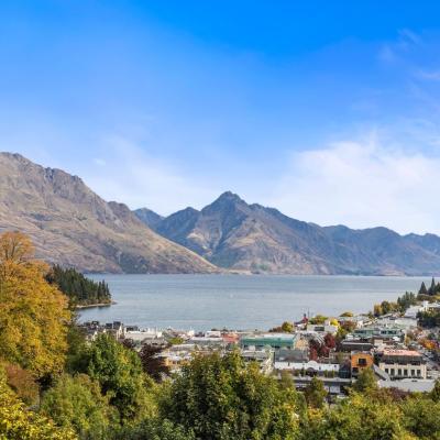 Queenstown House Bed & Breakfast and Apartments (69 Hallenstein St 9300 Queenstown)