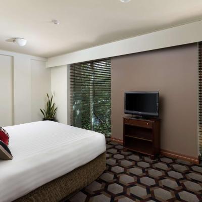 Rydges Canberra (Cnr Canberra Ave & National Cct, Forrest 2603 Canberra)