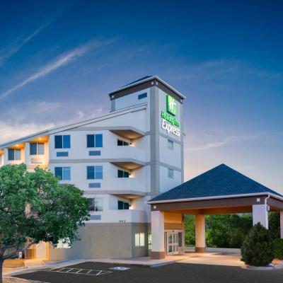 Holiday Inn Express & Suites Colorado Springs-Airport, an IHG Hotel (1815 Aeroplaza Drive CO 80916 Colorado Springs)