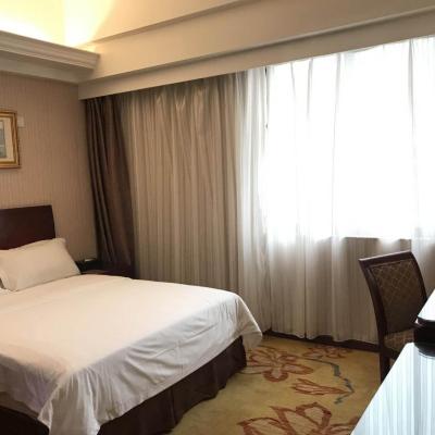 Vienna Hotel Shenzhen Yinhu Bus Station (Yinhu Mansion No.2010 North Shangbu Road Luohu district Shenzhen 518000 Shenzhen)