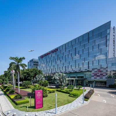 Crowne Plaza Guangzhou Huadu, an IHG Hotel - Free shuttle bus to Canton Fair during exhibition period (No. 189 Yingbin Avenue 510800 Canton)