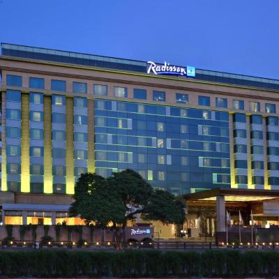 Radisson Blu Jaipur (5-6 Airport Plaza, Tonk Road, Durgapura 302018 Jaipur)