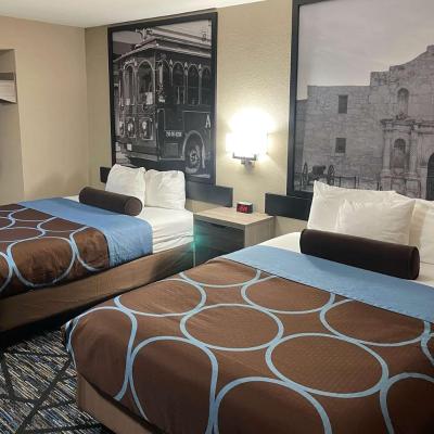 Super 8 by Wyndham San Antonio Downtown NE (3911 North pan Am Expressway TX 78219 San Antonio)