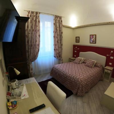 Five Roses Bed & Breakfast (Corso Italia, 156 56125 Pise)