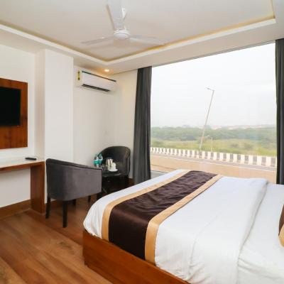 Hotel View - A Boutique Hotel (HN-19/1 Bypass Road  New Delhi 110037 110037 New Delhi)