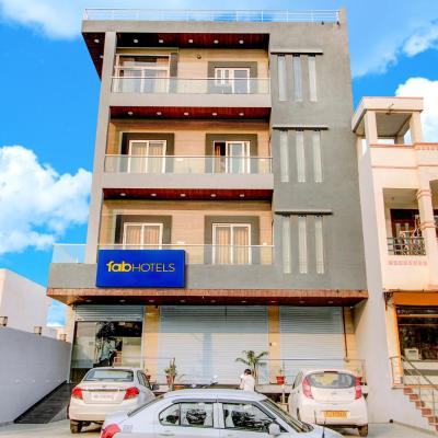 FabHotel 7th Crossing (D-8, Kusum Vihar, Skit Road, Jagatpura Malviya Nagar 302017 Jaipur)