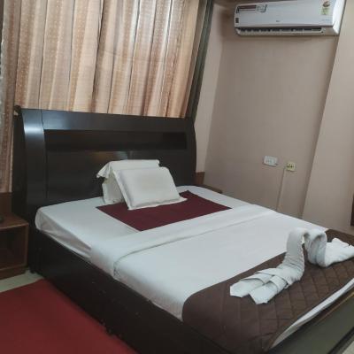 Nash Inn (R- 22, 3rd Cross, Electroincs city , Phase -1 560100 Bangalore)