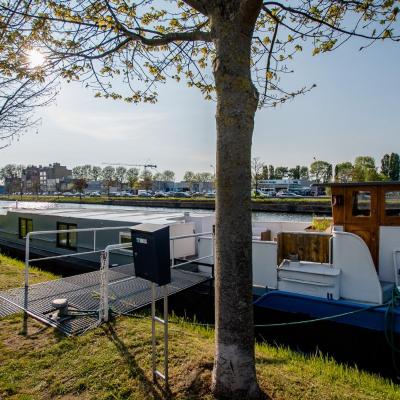 Houseboat Jana - with sauna and terrace (39 Kolenkaai 8000 Bruges)