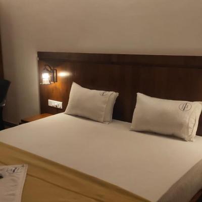 Hotel Anvisha Executive (Behind hotel ravish court Opposite rk transport Next to nisarga dhaba Old katraj ghat Bhilarewadi Katraj Pune -  411046, India Old katraj ghat Bhilarewadi Katraj Pune 411046 Pune)