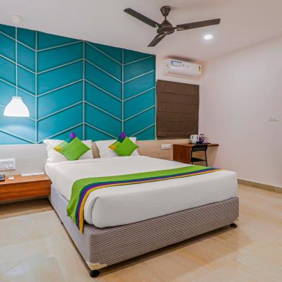 Treebo YC Grand Boutique, Electronic City (Site No - 295, 1st Cross, Neeladri Nagar, Electronic City Phase 1, Near Ajmera Stone Park Main Gate, Bangalore, Karnataka 560100 Bangalore)