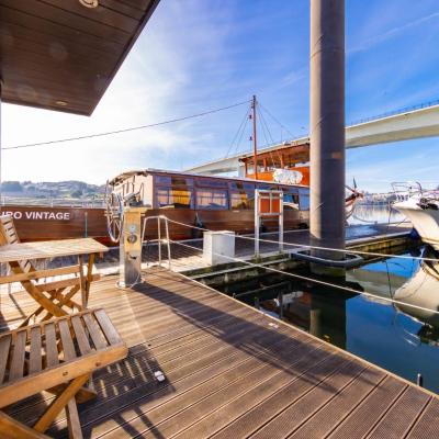 Oporto Douro Floating House (Marina do Freixo, nº108 4300-316 Porto)