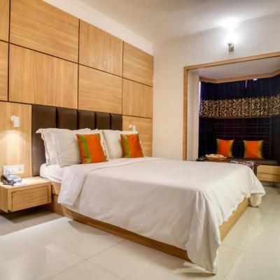 Roland Hotel (28A, Rowland Road 700027 Kolkata)