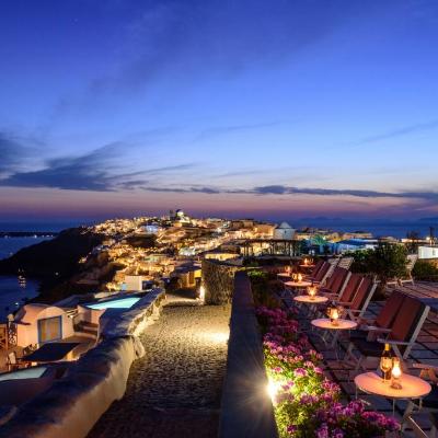 Nikos Villas (Main Street 84702 Oia)