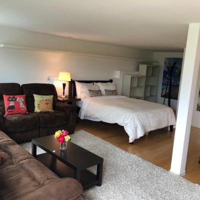 one bedroom suite near Hillside mall (2149 Lansdowne Road V8P 1B5 Victoria)