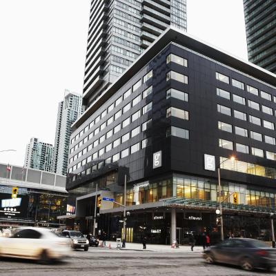 Le Germain Hotel Maple Leaf Square (75 Bremner Boulevard M5J 0A1 Toronto)