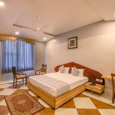 Gems Suites-A Boutique Stay (B-21/C, Shiv Marg, Bani Park 302016 Jaipur)