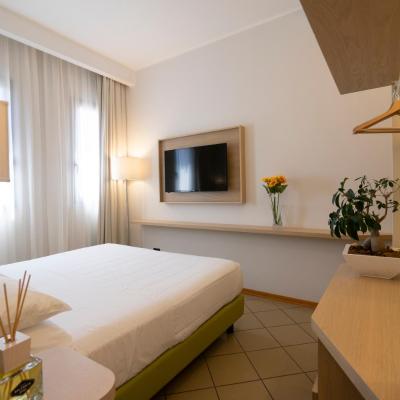 Hotel Ostuni (Via Porto Palos 108 47922 Rimini)