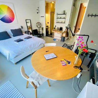 Private Studio with free car parking (Mattenbiesstraat 79 1087 ER Amsterdam)