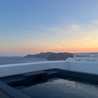 Imerti Suites (Νικολάου Νομικού 84702 Oia)