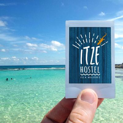 Itzé Hostel (20 Benito Juárez  Isla Mujeres)