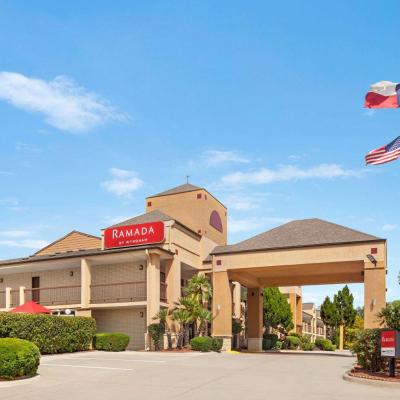 Ramada by Wyndham San Antonio Near SeaWorld - Lackland AFB (7043 Culebra Road TX 78238 San Antonio)