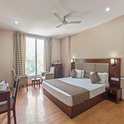 Hotel Royal Palm - A Budget Hotel in Udaipur (137 Inside Udaipole 313001 Udaipur)