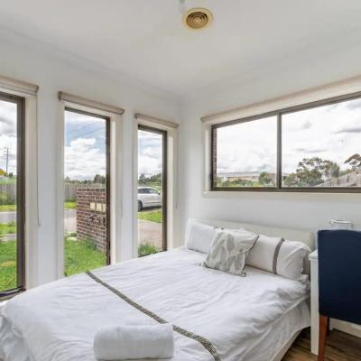 Melbourne Lovely Nest (2/12 Merlynston Close 3047 Melbourne)