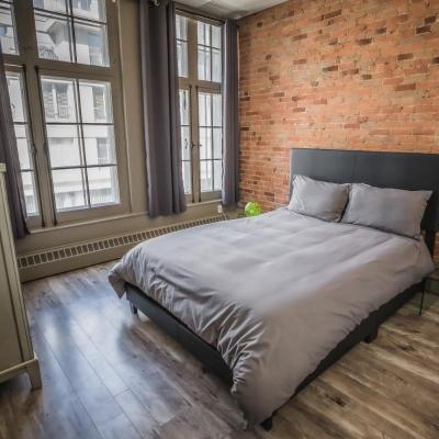 Le 402 (402 Rue Notre-Dame Est suite 200 H2Y 1C8 Montréal)