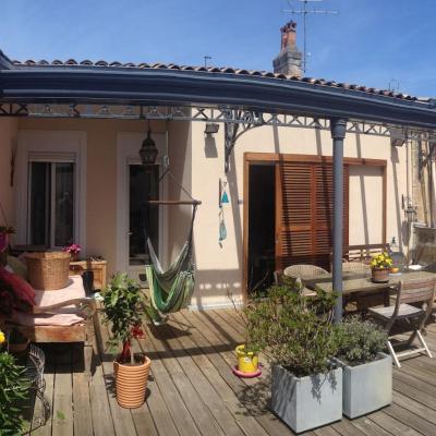 Proche du centre , au calme, Chambre indépendante avec Salle de bains -Petit déjeuner-Grande Terrasse (280 Rue d'Ornano 33000 Bordeaux)