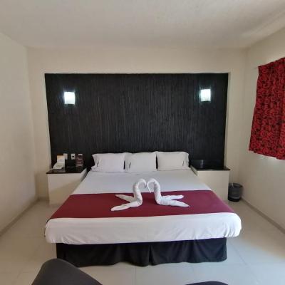 HOTEL MORELOS (1613 Calle Morelos 44160 Guadalajara)